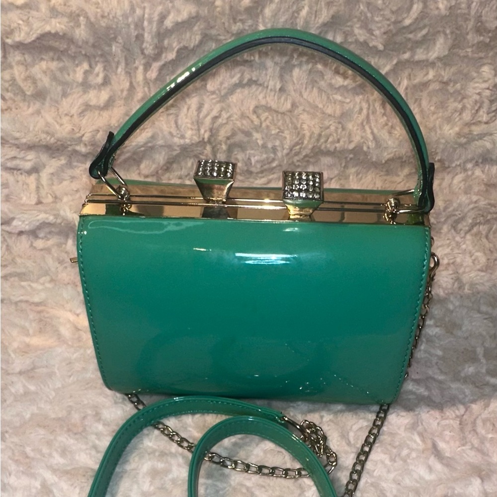 La Terre Vegan Purse w Detachable  Gold Chain Strap, Gem Clasp